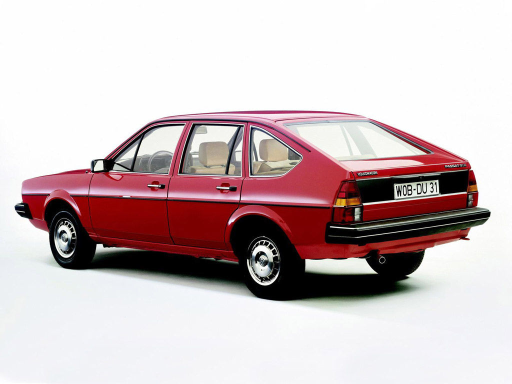 Volkswagen Passat Hatchback (B2) 1.8 (90 Hp)